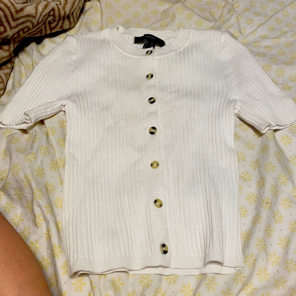 cute button up perfect for a a simple day out!